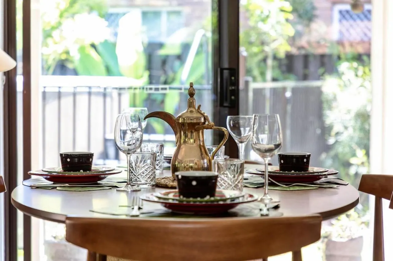 Riverfront Oasis In Elanora Gold Coast Holiday home