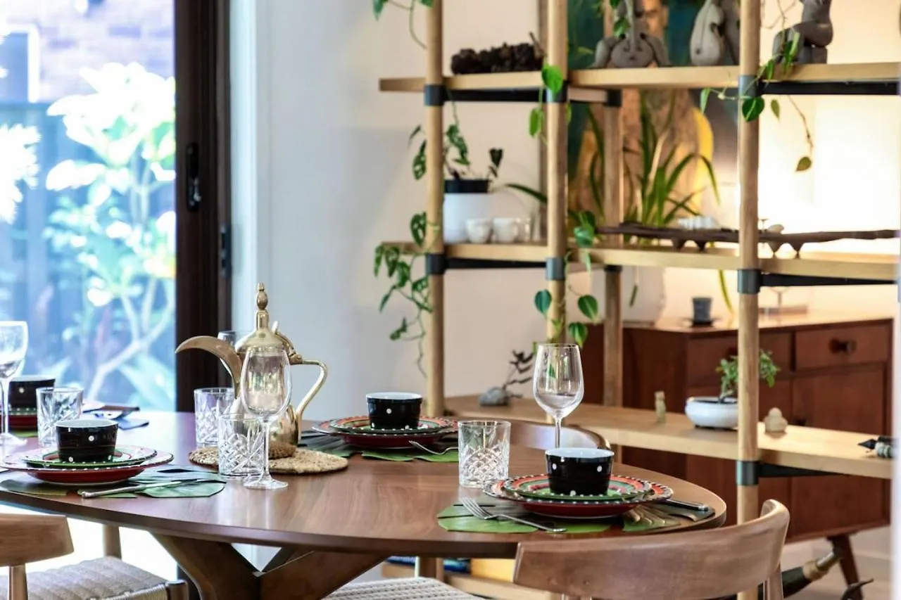 Riverfront Oasis In Elanora Gold Coast