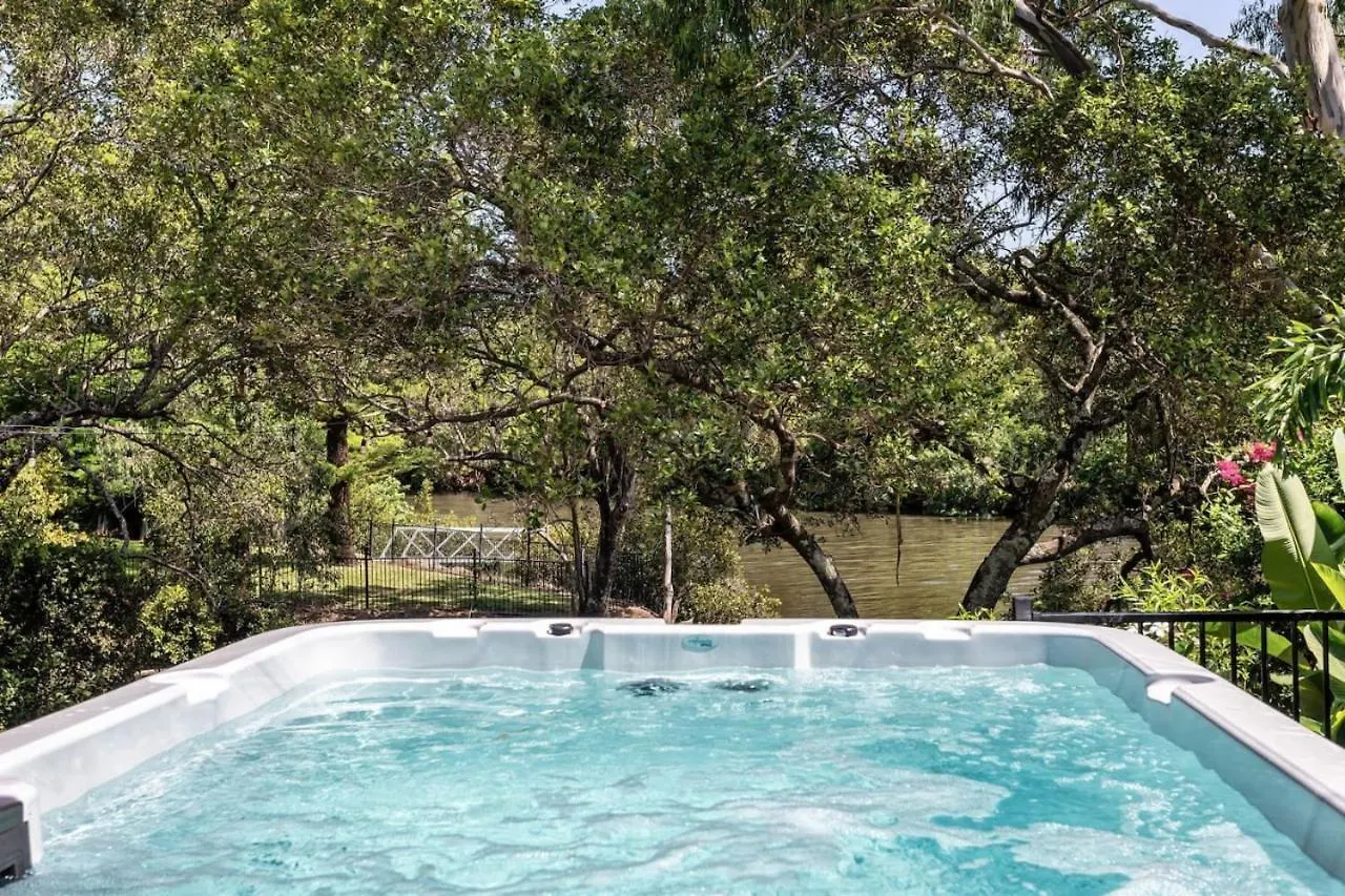 Holiday home Riverfront Oasis In Elanora Gold Coast