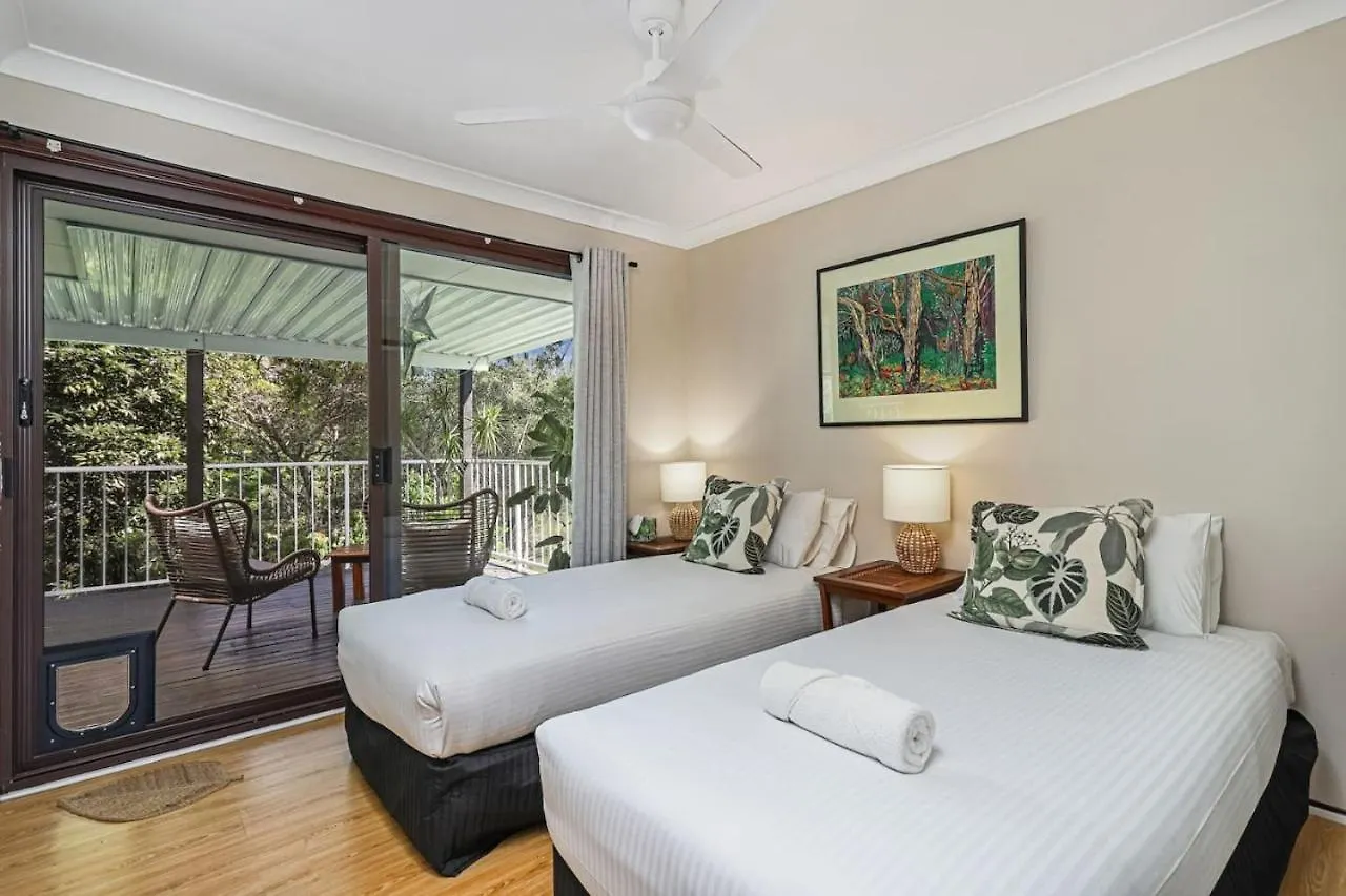 Riverfront Oasis In Elanora Gold Coast