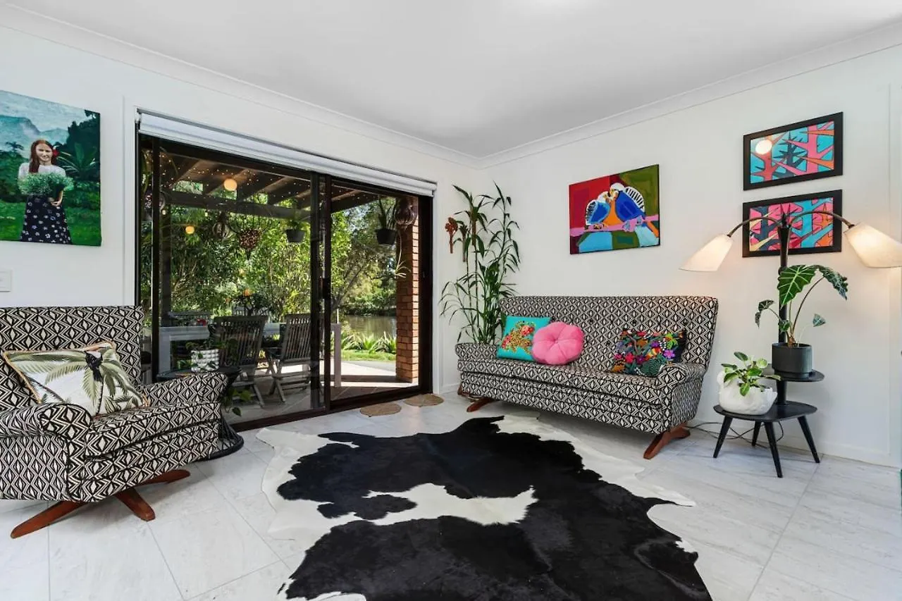 Riverfront Oasis In Elanora Gold Coast Holiday home