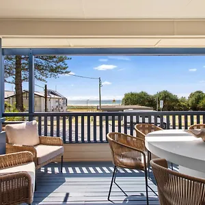  Holiday home Bilinga Beachfront House