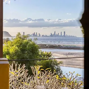  Holiday home Currumbin Beachside Retreat