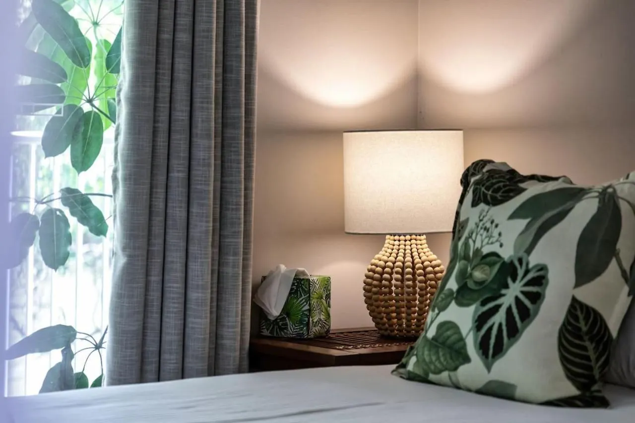 Riverfront Oasis In Elanora Gold Coast Casa vacanze