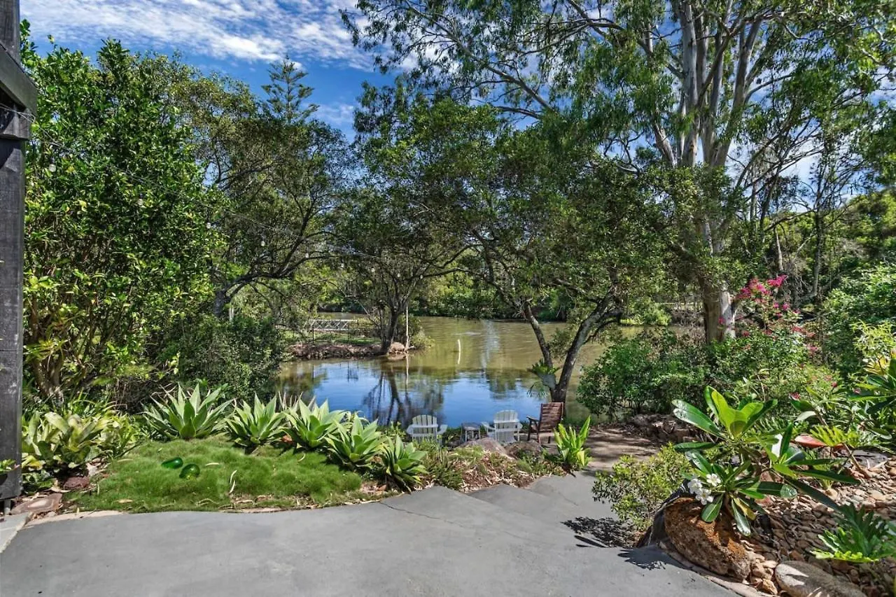 Riverfront Oasis In Elanora Gold Coast